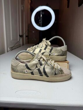 Carolina Herrera Sneakers Poncho
Leather Sz 38 / US 8